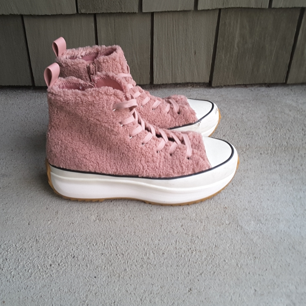 COPY - Steve Madden Fuzzy Platform Sneakers